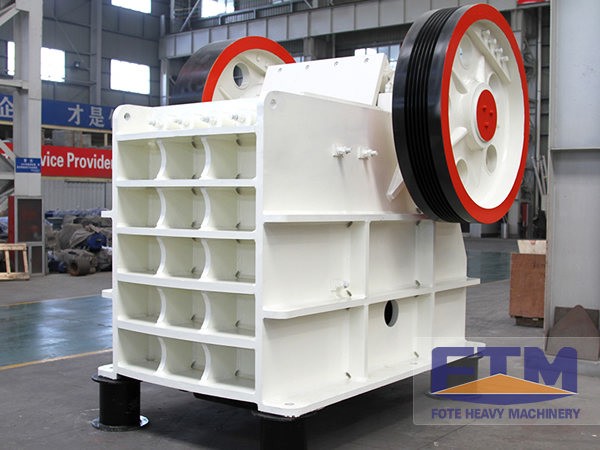 High Performance Jaw Crusher Is Suitable for a 30t Stone Production Line