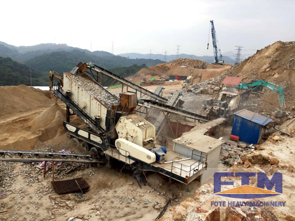 Mobile Crusher is the Most Effective Construction Waste Recycling Equipment